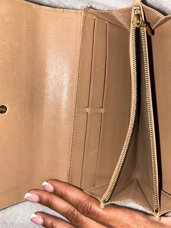 Louis Vuitton Vernis Sarah Wallet Golden Bronze COA INCLUDED. - Picture 4 of 5